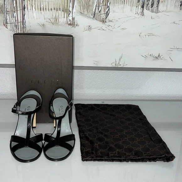 Gucci Black and Cream Sandals - Picture 2 of 9